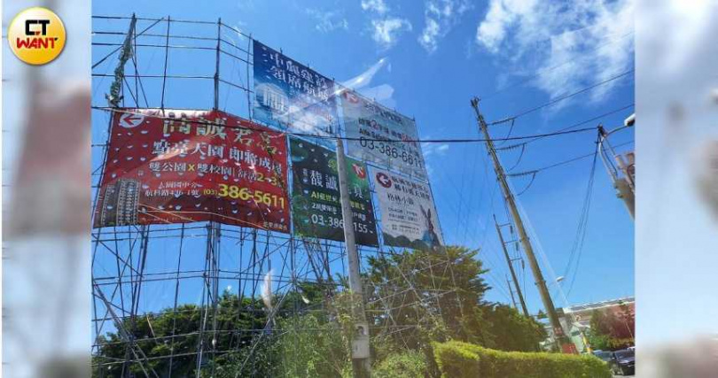 高雄餘屋與空屋數量非常高,在全台名列前茅,在市場不佳、餘屋出清下,預售市場推案量也大減,靠賣新建案的代銷業則不斷裁員。(圖/林榮芳攝)