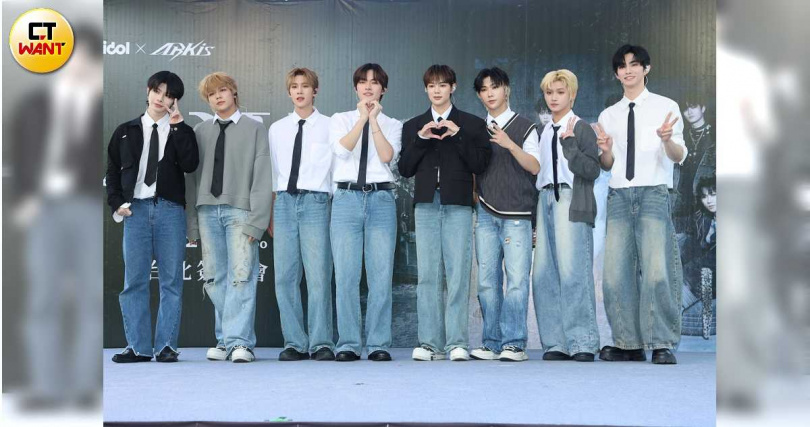 ARKis新專輯《ARK》概念取材自諾亞方舟。（圖／林士傑攝）