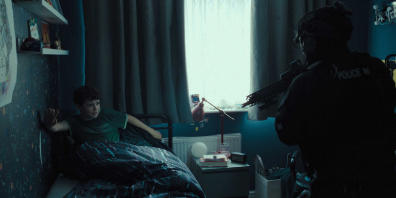 《混沌少年時》每集都以一鏡到底的高難度敘事手法拍攝完成。（圖／Netflix提供）