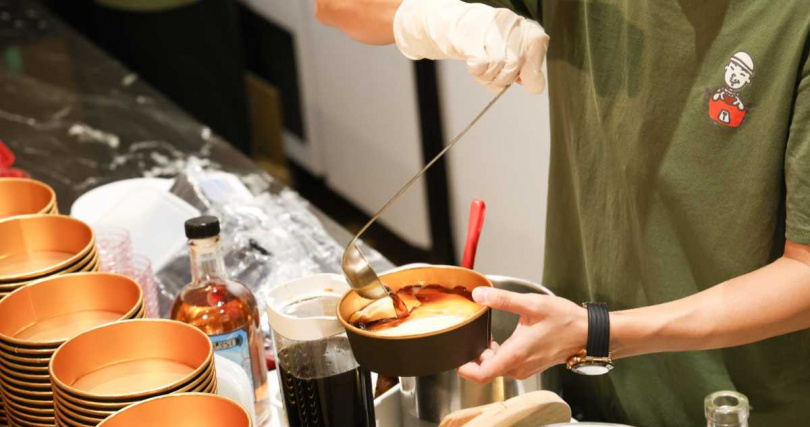 國際旅人與在地風味相遇，一碗豆花串聯文化、故事與味覺記憶。(圖片提供／山海豆花)