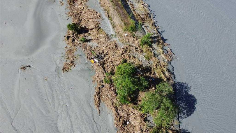 64歲蔡姓男子，遺體今天在加里洞周邊河堤尋獲。（圖／翻攝畫面）