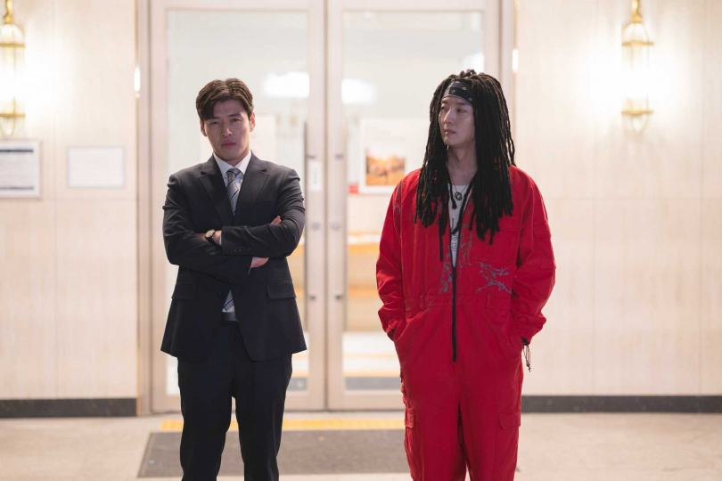 《放飛旅行團》被譽為不論學生、朋友、情侶或家庭，都能從中獲得樂趣與啟發的作品，圖左為姜河那，圖右為姜泳錫。（圖／采昌國際多媒體）