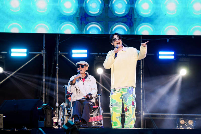 蕭煌奇呼籲大家到淡水支持李炳輝的演出。（圖／KKLIVE、混血兒娛樂提供）