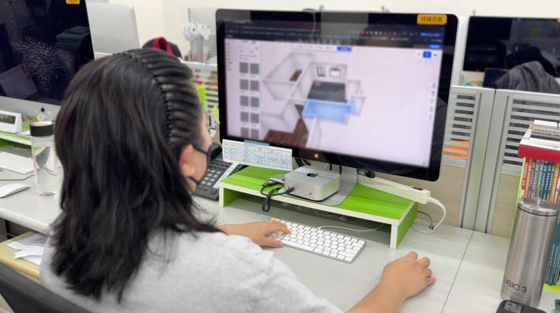 由於該設計軟體強調透過AI能一鍵建模，沒有經驗也能輕鬆上手，不少設計公司為了減輕工作壓力和訓練助理設計師購買，但使用後認為沒有像軟體公司說的這麼神奇。（圖／住保會提供）