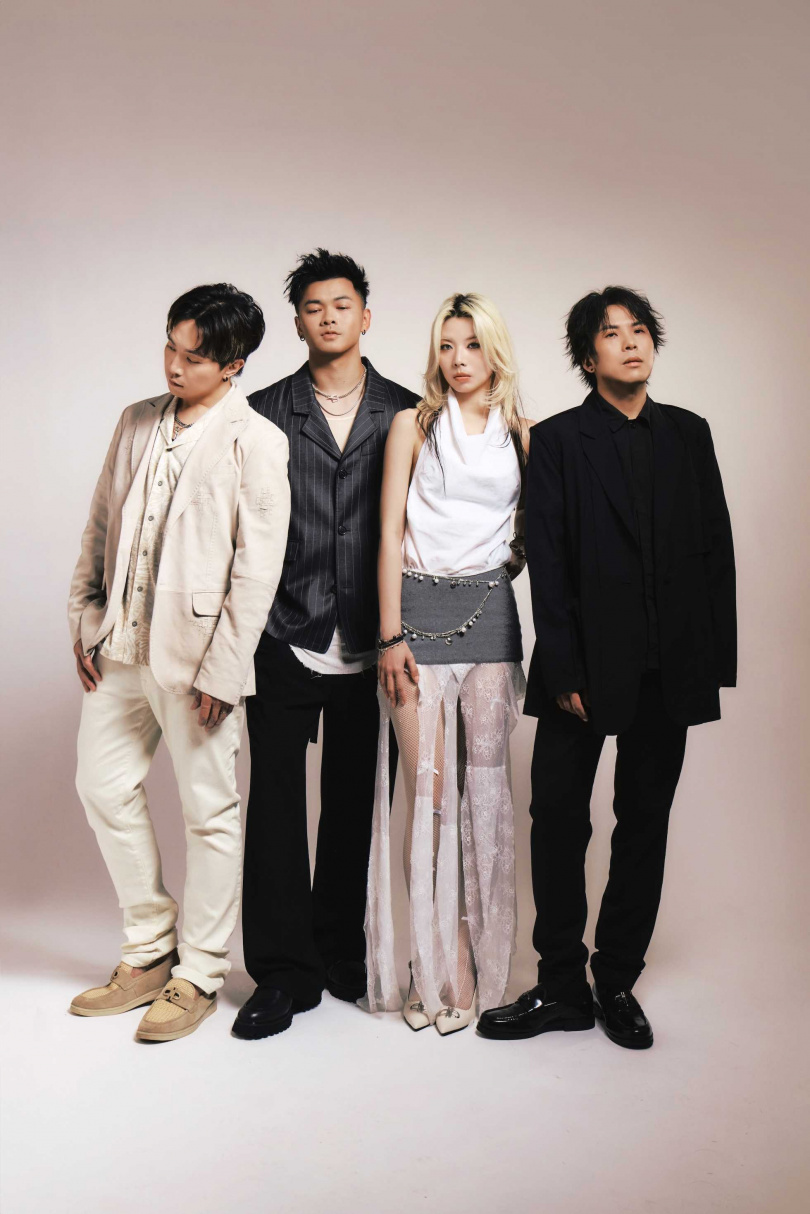 甜約翰改編曹格〈寂寞先生〉。(圖/滾石提供)