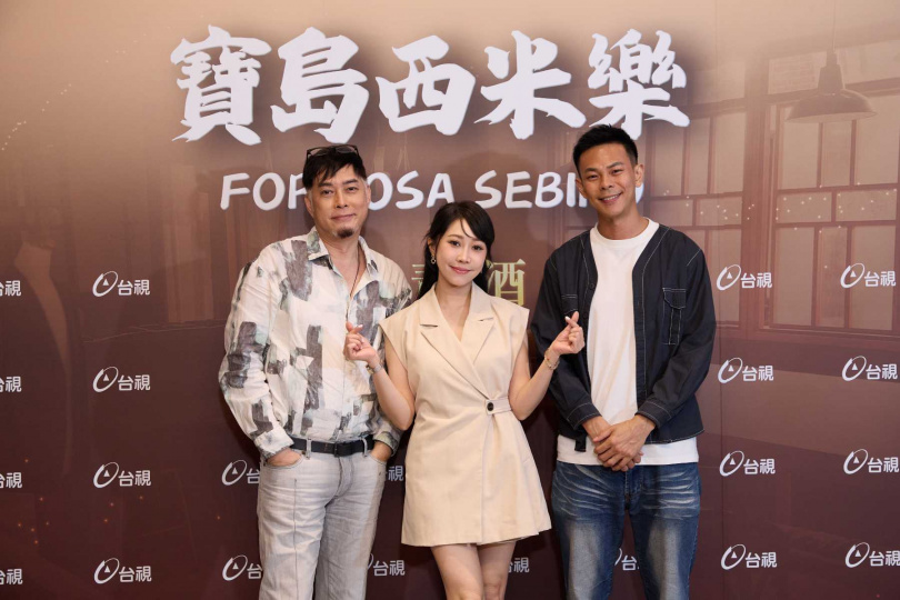 孫綻(右)前幾天出席殺青宴,還說往結婚方向繼續努力。(圖/台視)