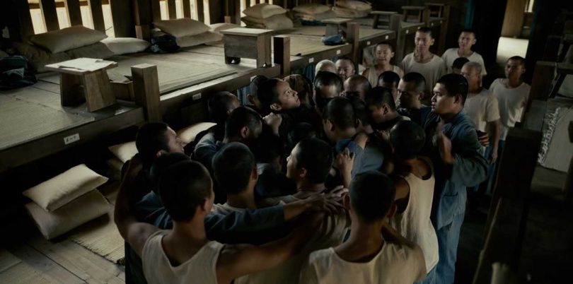 《星空下的黑潮島嶼》完整重現綠島新生訓導處的歷史場景。（圖／客台提供）