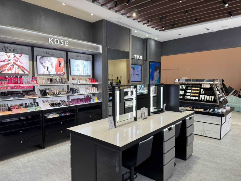 不只展示最新產品，Maison KOSÉ也不定期舉辦「Green Bazaar」永續活動，邀請妳一起為地球美麗加分。（圖／品牌提供）