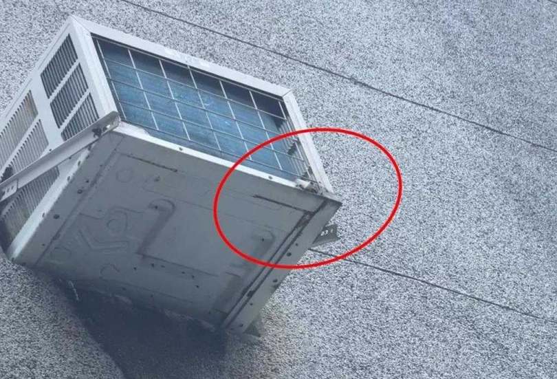環保局提醒,窗型冷氣未接冷凝水引流管,容易製造噪音又汙染環境。(台北市環保局提供/謝佳君台北傳真)