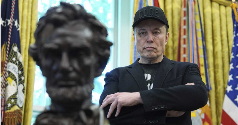 馬斯克則毫不示弱，怒批川普「沒感恩」，自己砸下數億助選，如今卻遭切割。（圖／達志／美聯社）