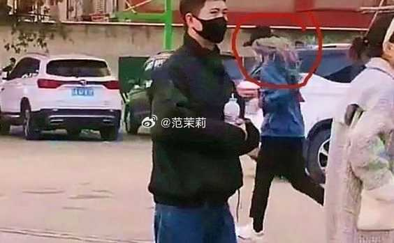 有目擊者拍到作弊槍手的身影。（圖／翻攝自微博）