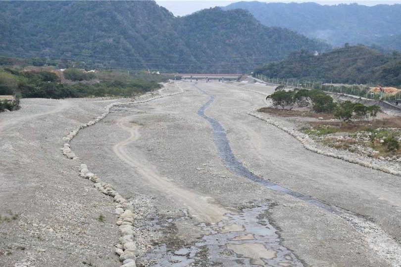 農業部林保署修正處理天然災害漂流木應注意事項，放寬可撿拾木材範圍與搬運方式。（圖／中國時報記者謝明俊攝）