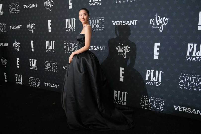 EJAE與音樂製作人Sam Kim訂婚，兩人交往9年終於修成正果。