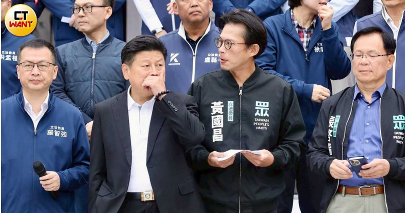 行政院規劃8年匡列1.25兆元國防特別條例，藍白黨團則表達強硬立場，直言最後審查通過的不會是院版。（圖／方萬民攝）