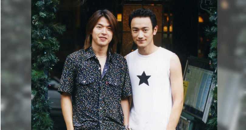 李威（左）在2000年以男團「WEWE」出道，曾演出《吐司男之吻》、《鬥牛，要不要》等多部經典偶像劇。（圖／報系資料照）