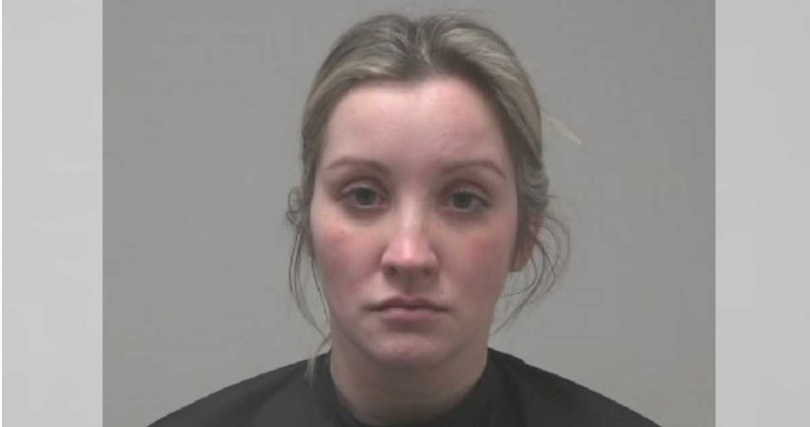 美國女子克里爾因天氣寒冷，竟用吹風機幫寶寶取暖，怎料過程中她卻不小心睡著，醒來後發現，兒子已被活活燙死，經警方進一步調查，發現她昏睡前曾吸食大麻，才導致憾事發生。（圖／翻攝自Coweta County Sheriff's Office）