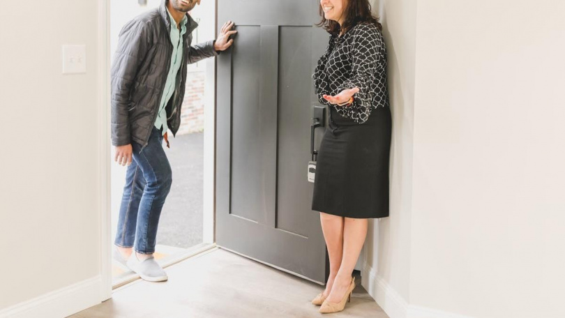 原PO透露自己最近看房遇到房仲設計「假競爭」壓力，直言很討厭被欺騙的感覺。（示意圖／取自Pexels）