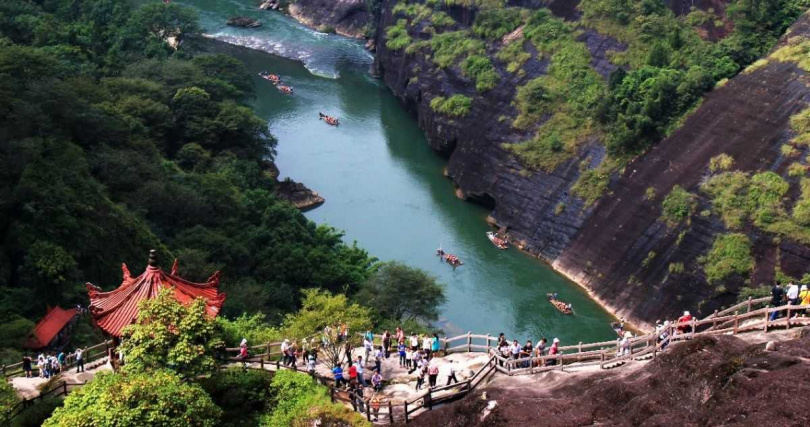 武夷山壯麗山水、悠久歷史與文化多樣性，使其成為當下最具代表性的研學旅行與文化交流熱點之一。（圖／陳祖昌攝）
