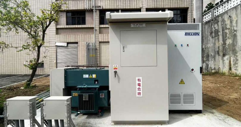 盛齊綠能協助台灣最具指標性的電信企業，於高雄自有場域建置光儲充系統，打造兼具營運彈性與貼合ESG目標的智慧綠能空間。（圖／盛齊綠能提供）