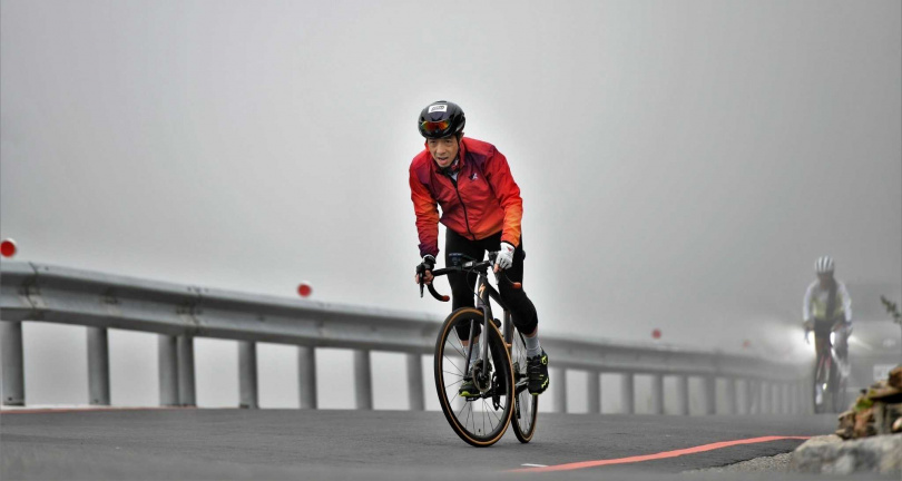 陳致遠喜歡嘗試各項活動，包括羽球、滑雪、自行車等運動都參與。（圖／誼遠控股提供）