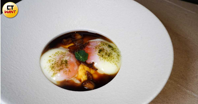 「溫泉蛋」。（380 元，圖／魏妤靜攝）