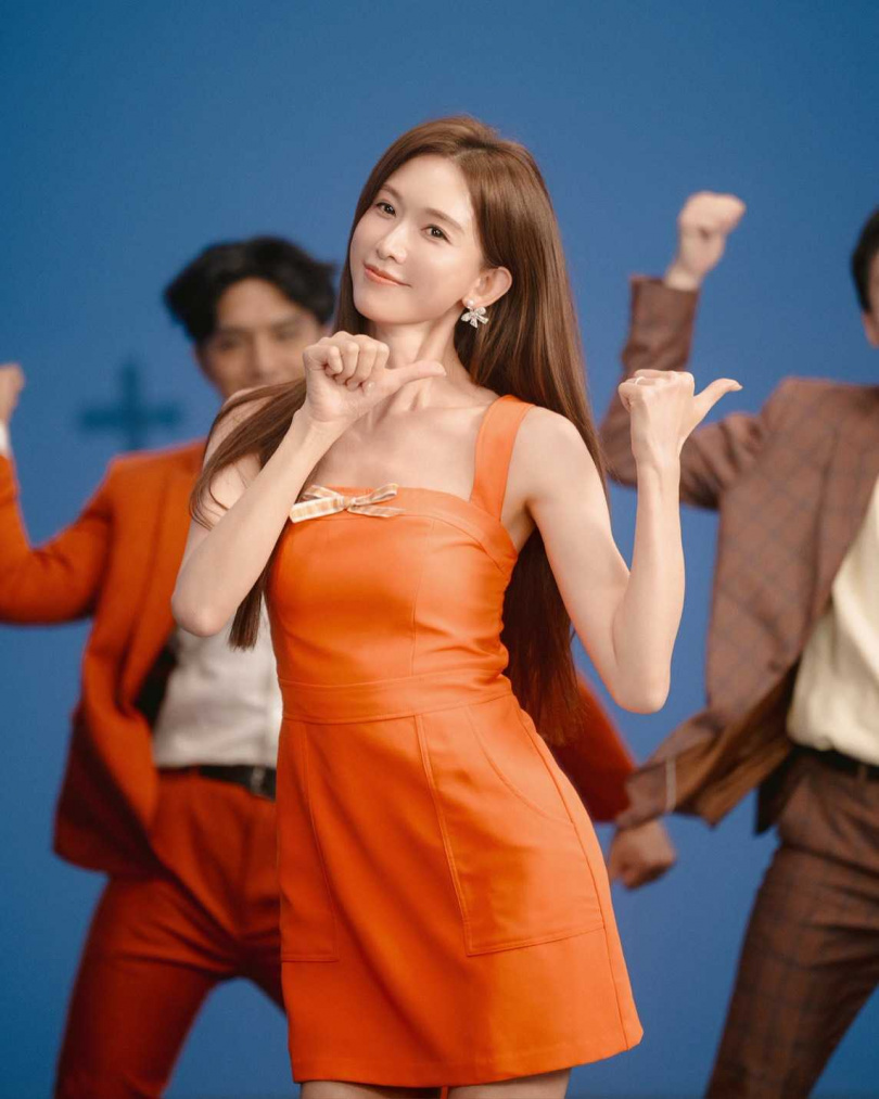 林志玲透露當媽後變忙,多半12點才睡,給自己小目標要提早一小時睡覺。(圖/田原香滴雞精)