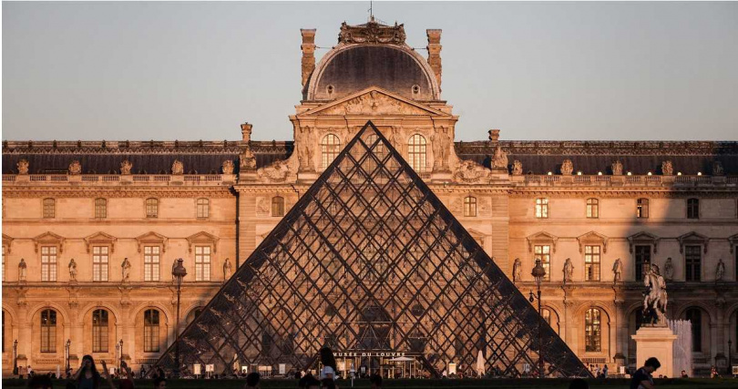 竊珠寶多件珍藏於阿波羅藝廊,屬羅浮宮最珍貴展品之一。