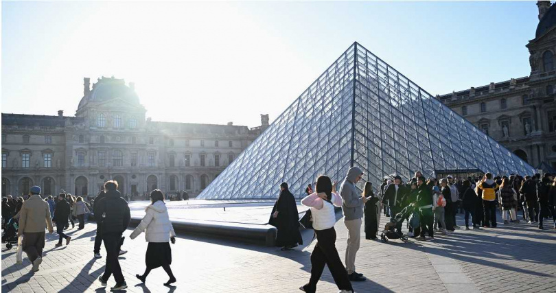 其中一名嫌犯DNA與現場樣本比對一致,成為警方追查突破點。