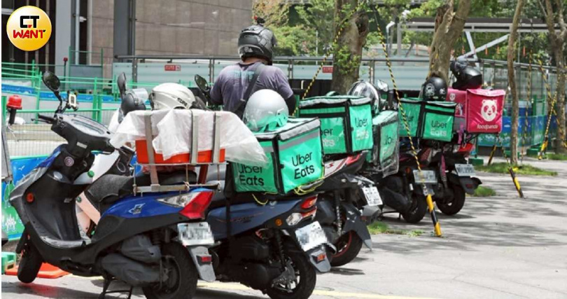 攸關外送者勞權的《外送平台管理暨從業人員權益保障法》草案是新一會期民眾黨關注的焦點。（示意圖／CTWANT攝影組）