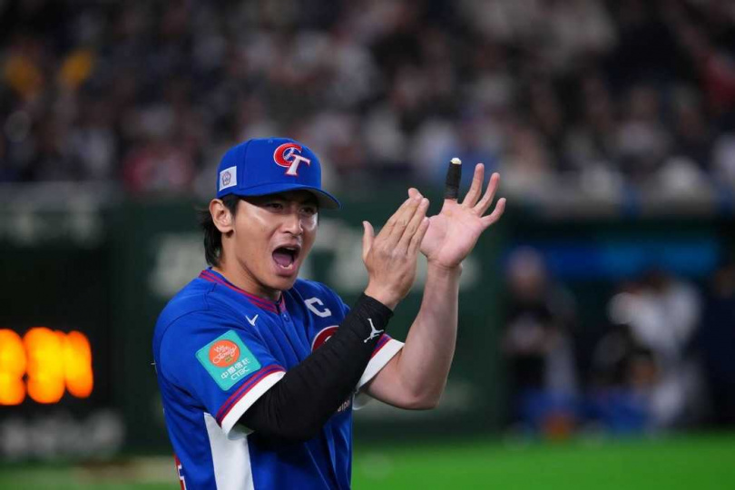 陳傑憲帶傷跑壘。（圖／中華棒協）