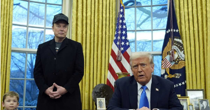 川普上任以來，富豪馬斯克便頻頻以政策顧問角色多次介入美國政府決策，引起反彈。（圖／達志／美聯社）