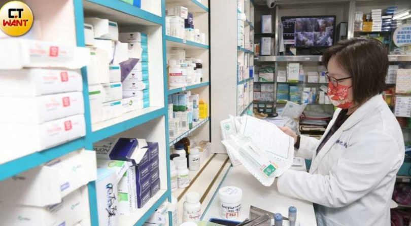 沈采穎認為，民眾目前有流感快篩需求，卻沒有任何一家國內外廠商送審家用版流感快篩，相當罕見，衛福部應該深入瞭解。（圖／趙世勳攝）