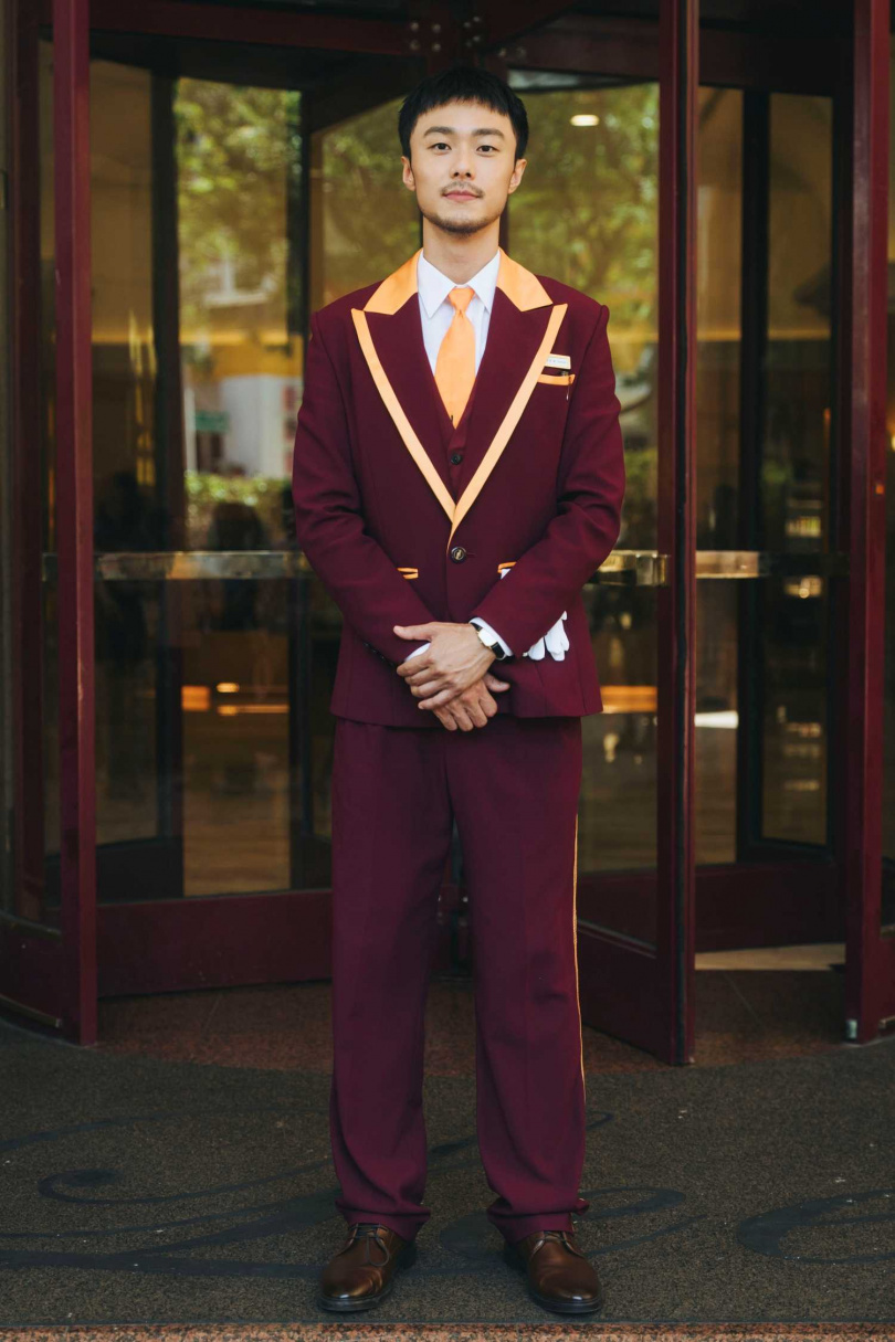 施柏宇為角色蓄鬍曬黑。(圖/一念電影)