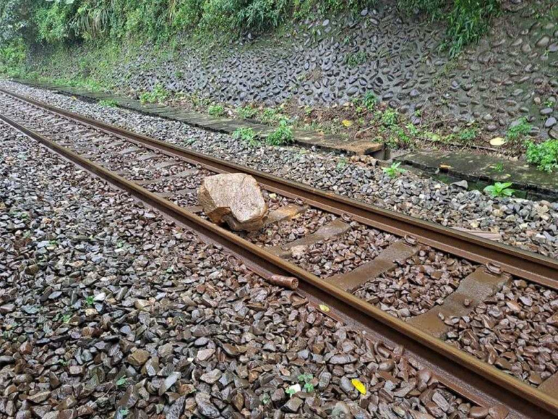 0403花蓮大地震後地質不穩，加上短延時強降雨頻繁，鐵道邊坡穩定、風險預防及管理成行車安全重點。（示意圖／台鐵公司）