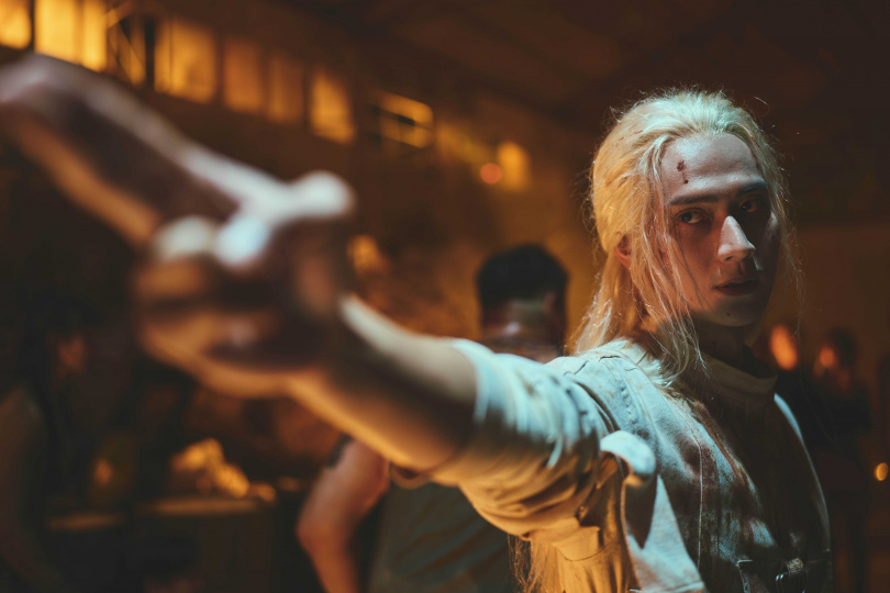 劉冠廷在九把刀新作《功夫》飾演神秘反派「藍金」,造型與角色都顛覆以往形象。(圖/麻吉砥加提供)