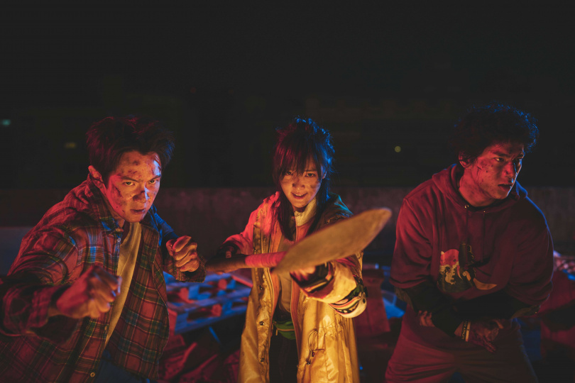 柯震東、王淨、朱軒洋在《功夫》中拜戴立忍為師,在城市裡行俠仗義。(圖/麻吉砥加提供)