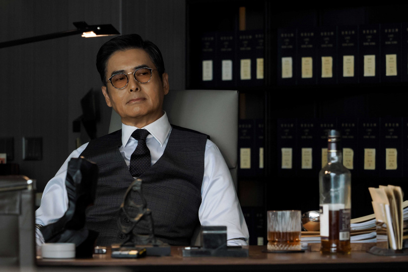 《寒戰1994》扮演資深大律師的周潤發。（圖／華映娛樂）