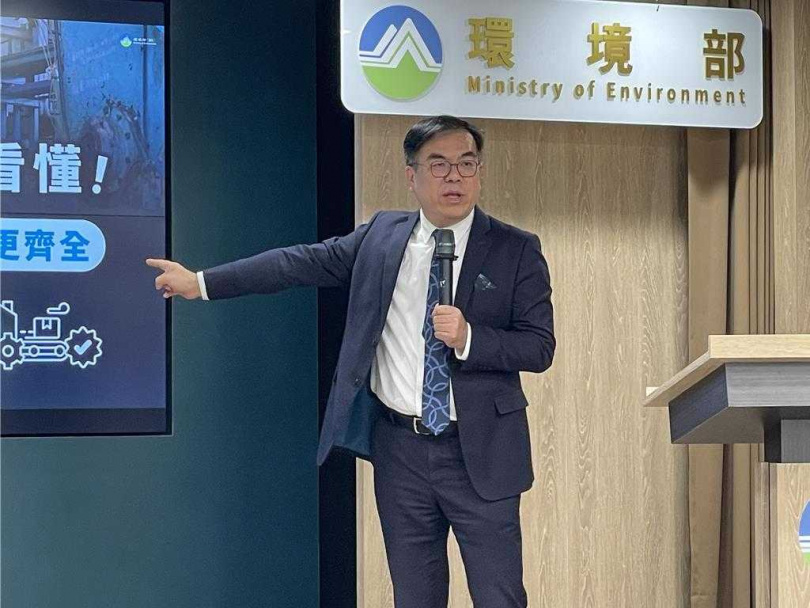 環境部長彭啟明15日晚深夜透過臉書發文回應,他不是哪個部會的小弟,也沒有預設立場,將秉持專業審查、擴大參與原則辦理四接環評審查。(資料照片/蔡佩珈攝)