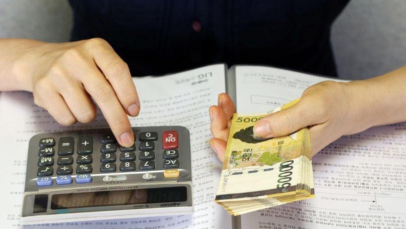   原PO表示自己在銀行放款部門工作，觀察到近年不少年收入90萬以下的年輕人，都利用新青安貸款買了總價上千萬的房子，他認為此舉恐怕有隱憂。（示意圖／取自pixabay）  