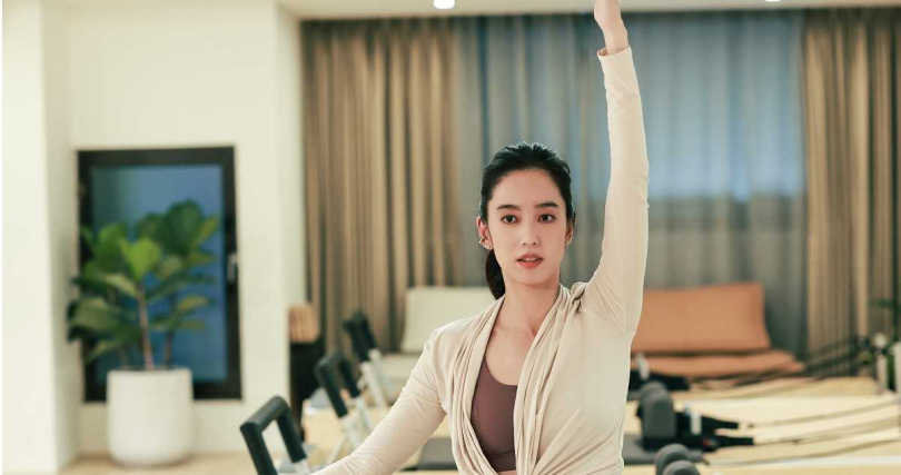 陳庭妮飾演的角色在事業與家庭之間苦苦掙扎。(圖/寬想國際娛樂提供)