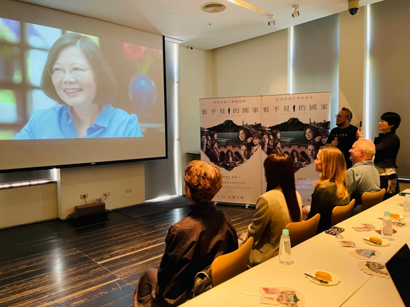 《看不見的國家》以蔡英文執政時期為主軸,紀錄台灣民主歷程。(圖/海鵬提供)