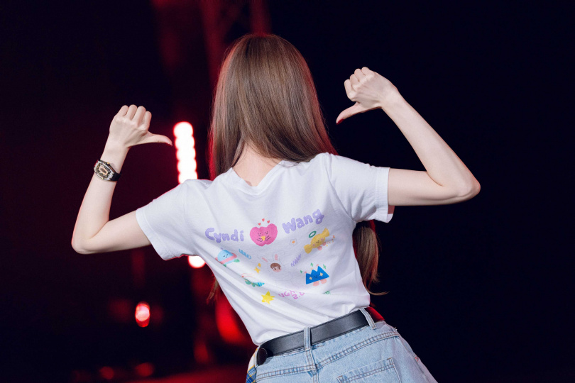 王心凌全新周邊找來國際知名插畫家Yumma合作。（圖／天晴娛樂提供）