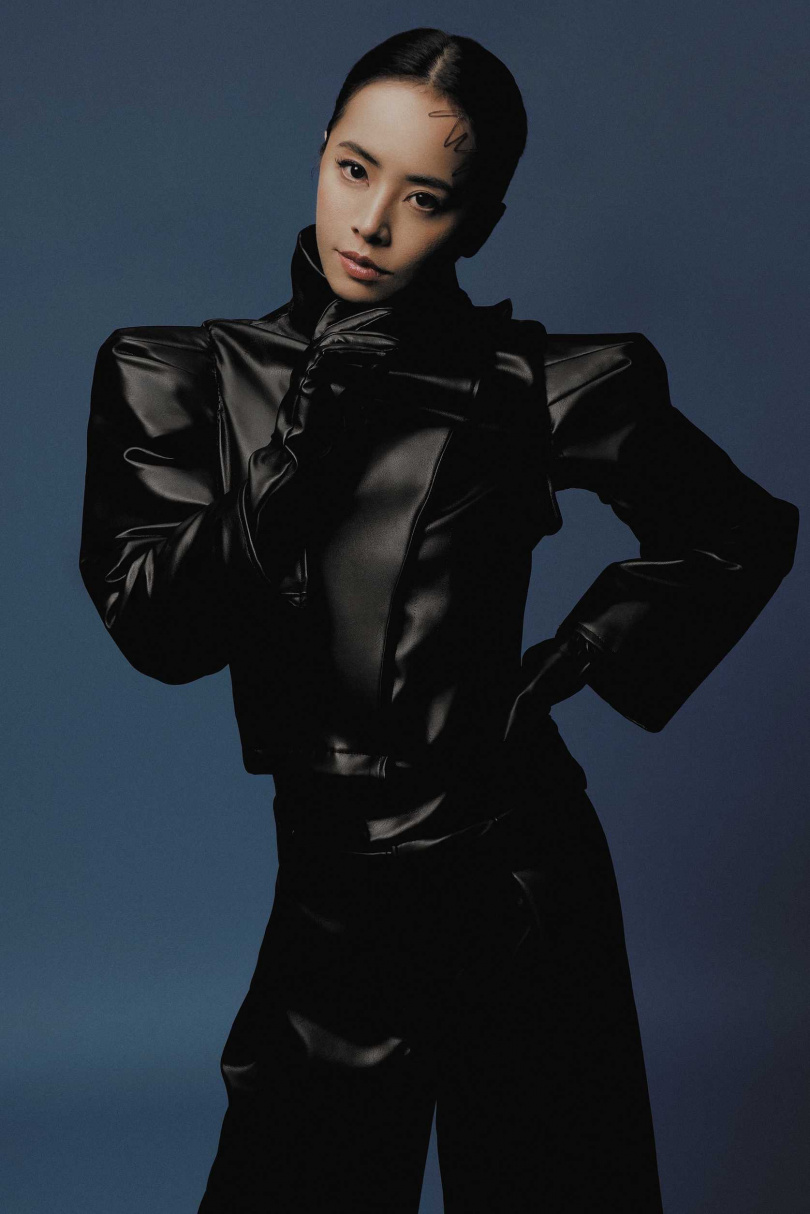 新歌〈DIY〉MV中所有角色皆由蔡依林演出。（圖／凌時差提供）