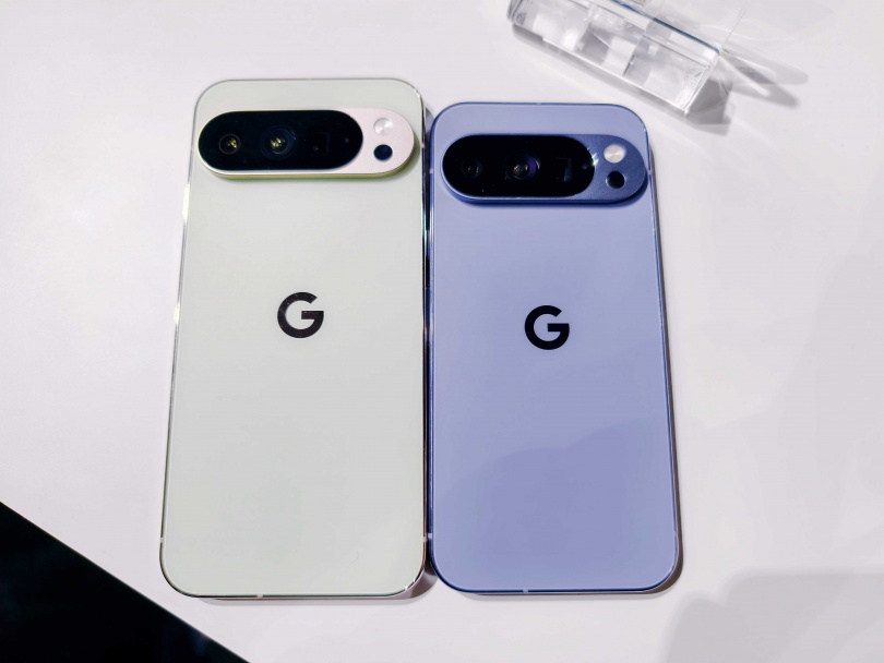 Pixel 10 Pro XL與Pixel 10 Pro。（圖／廖梓翔攝）