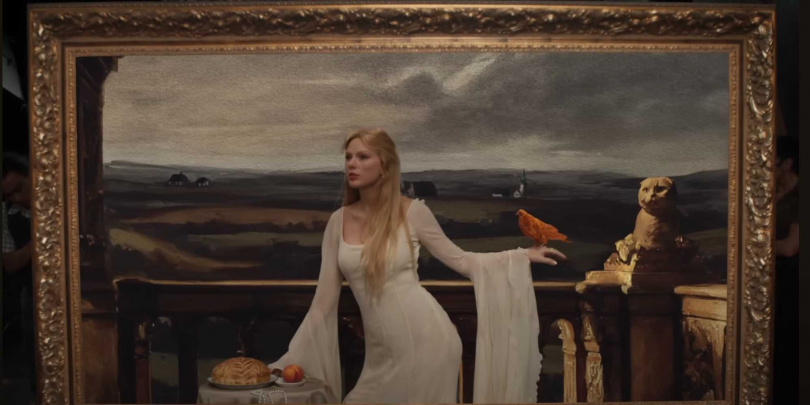 泰勒絲自製的酸種麵包也入鏡MV。(圖/翻攝自Taylor SwiftYT)