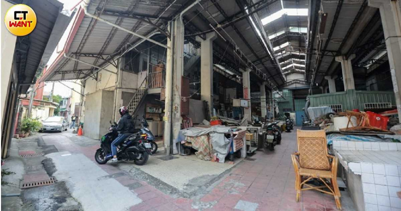 想想論壇認為危老都更參考台北股市更透明法制化可以得到更多屋主支持與信任。（示意圖／黃耀徵攝）