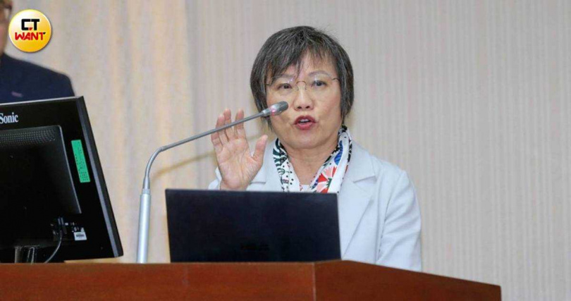 內政部長劉世芳（圖）新春9天沒有公開行程，但內政部內仍持續有基層公務員結合E化服務不中斷。（圖／周志龍攝）