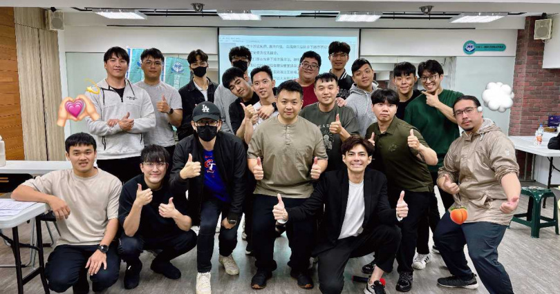 郭唐佑推動整復協會培育人才。(圖/唐居國際娛樂)