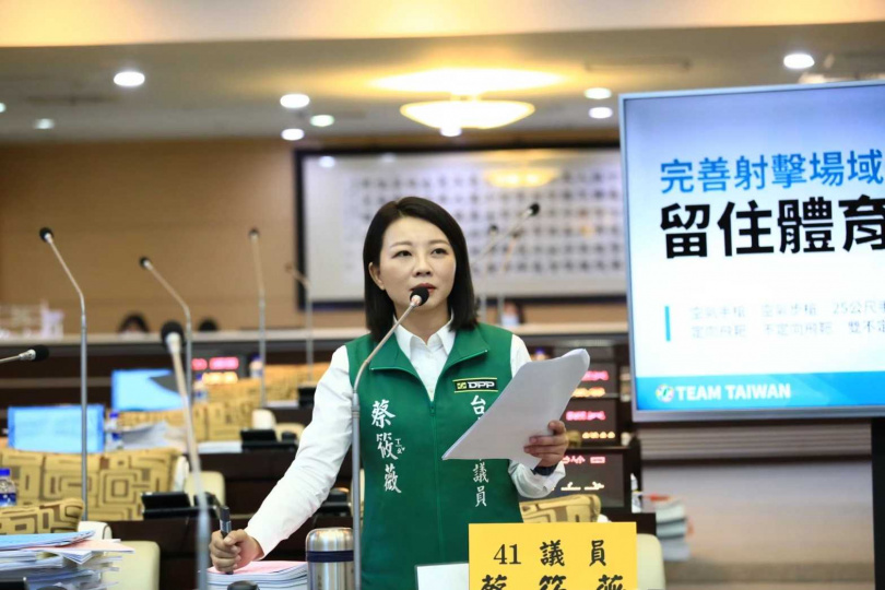 台南市議員蔡筱薇表示,深藍與深綠的基本盤已固定,真正的關鍵是中間選民與投票率。(圖/台南市議員蔡筱薇服務處提供)