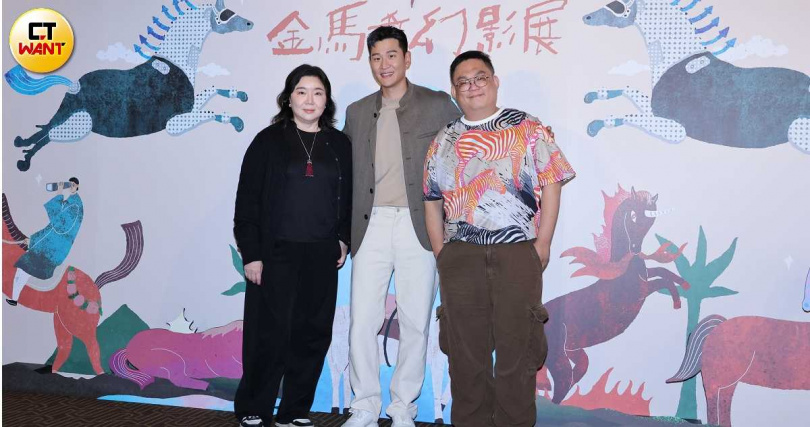 監製羅維君（左起）、周興哲、林孝謙出席金馬奇幻影展。（圖／楊澍攝）